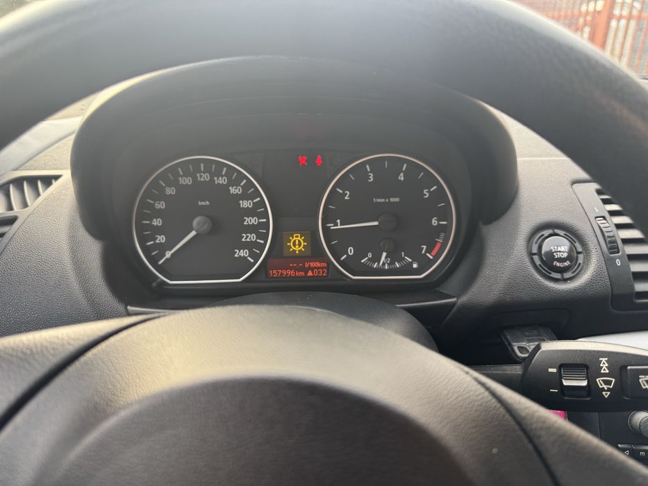 Bmw 1 beznyzna 1,6 maly przebieg 2004 rok