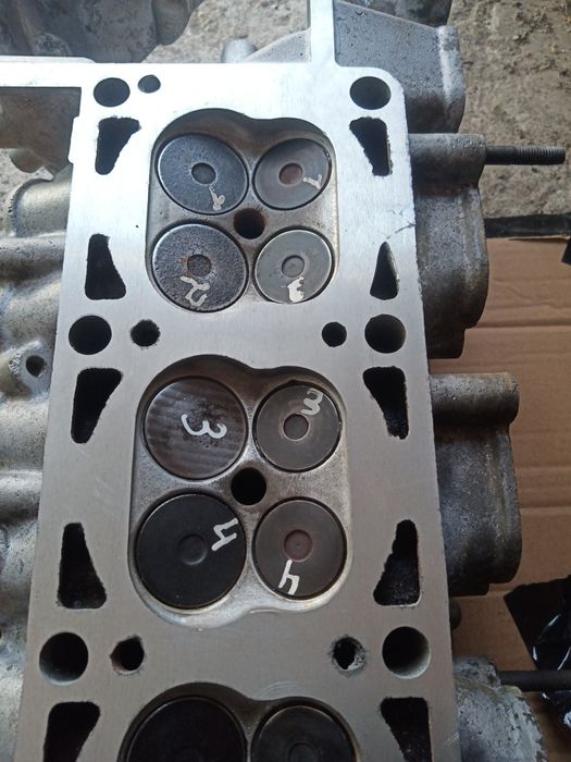 Продам ГБЦ на 406 двигатель Газель