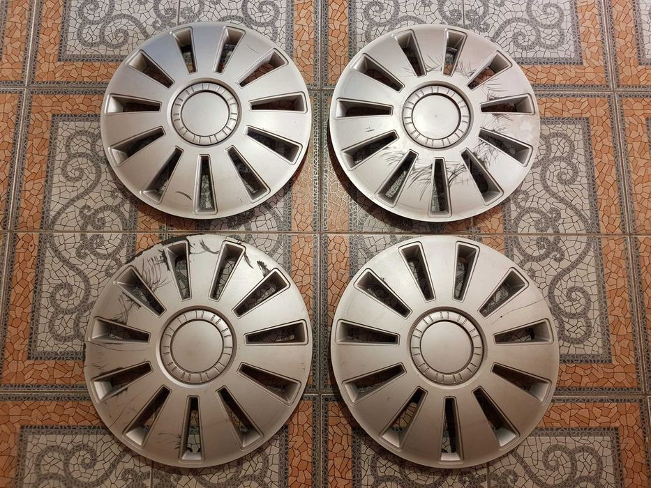 Ковпаки для коліс автомобіля будь-яких марок R15