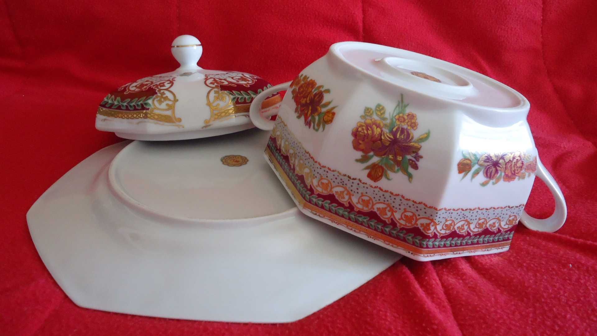 Conjunto Terrina + Prato de porcelana Vizavi Limoges