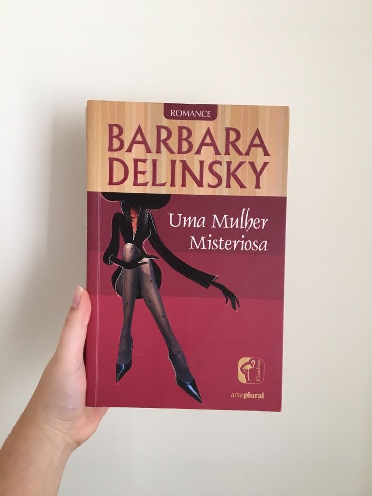 “Uma Mulher Misteriosa” de Barbara Delinsky