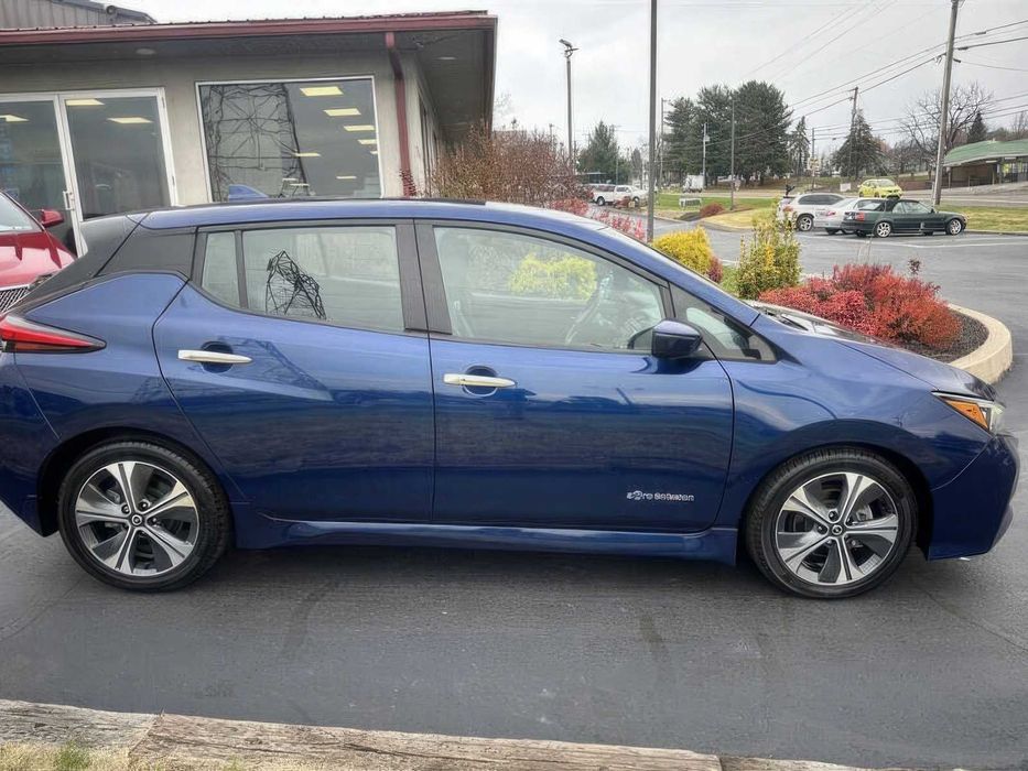 Nissan LEAF SL      2019