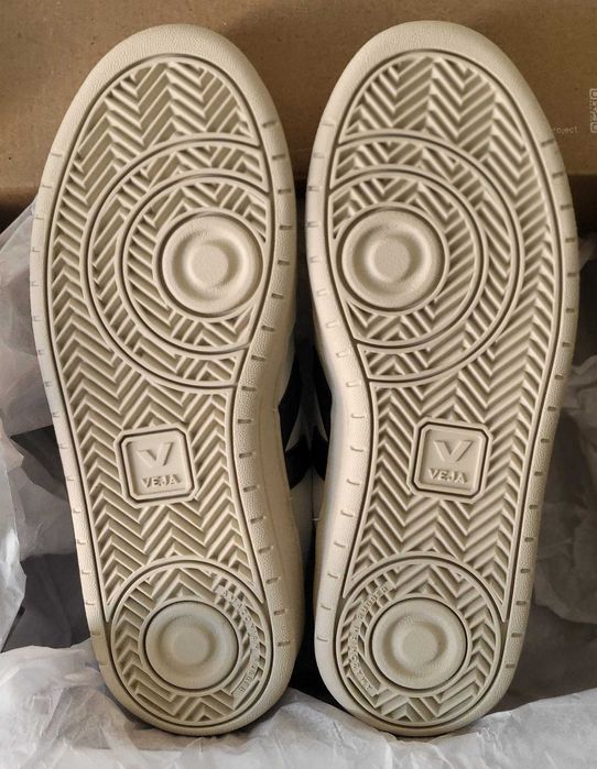 Ténis Veja V-10 CWL White Black, Tamanho 37, Originais, Novos