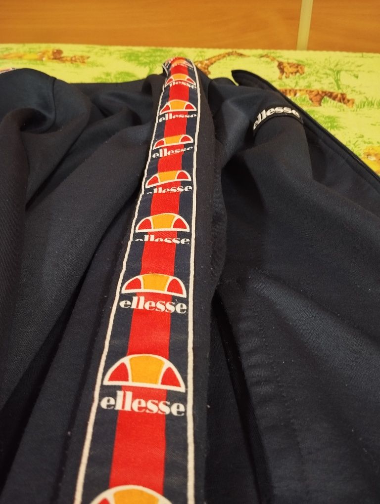 Ellesse олімпійка на лампасах