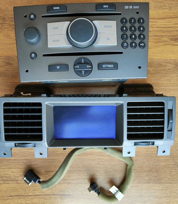 Radio CD70 NAVI + wyświetlacz kolor z ramką + Kabel RGB Opel Vectra C