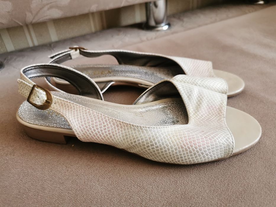 Босоніжки на дівчинку р. 36