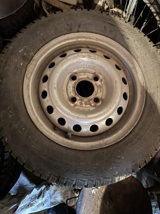 Продам шини Cordiant Polar SL 175/70 R13 з сталевими дисками