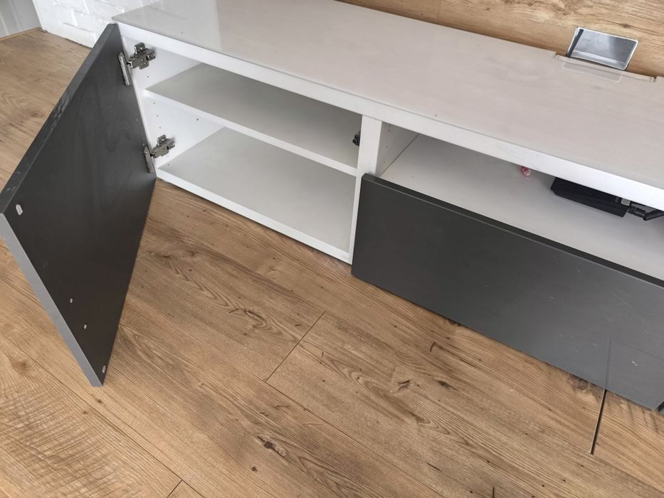 Ikea szafka RTV wysoki połysk