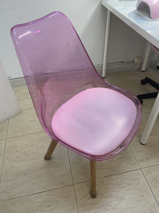 Cadeira Eames transparente