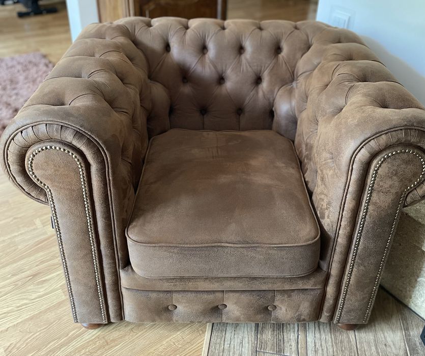 Fotel chesterfield duży elegancki