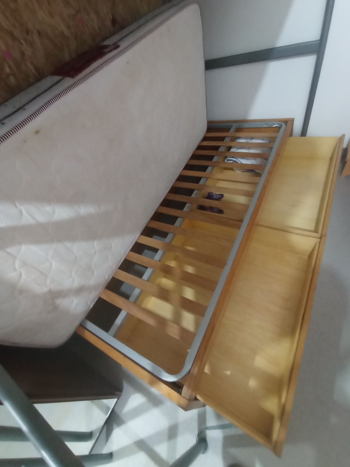 Cama de solteiro 0.88 x 1.90