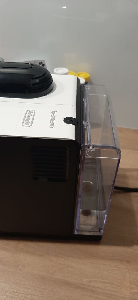 Ekspres Nespresso DeLonghi