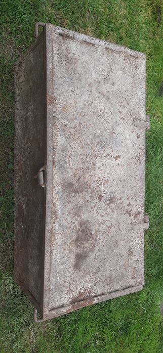 Металевий ящик для інструментів