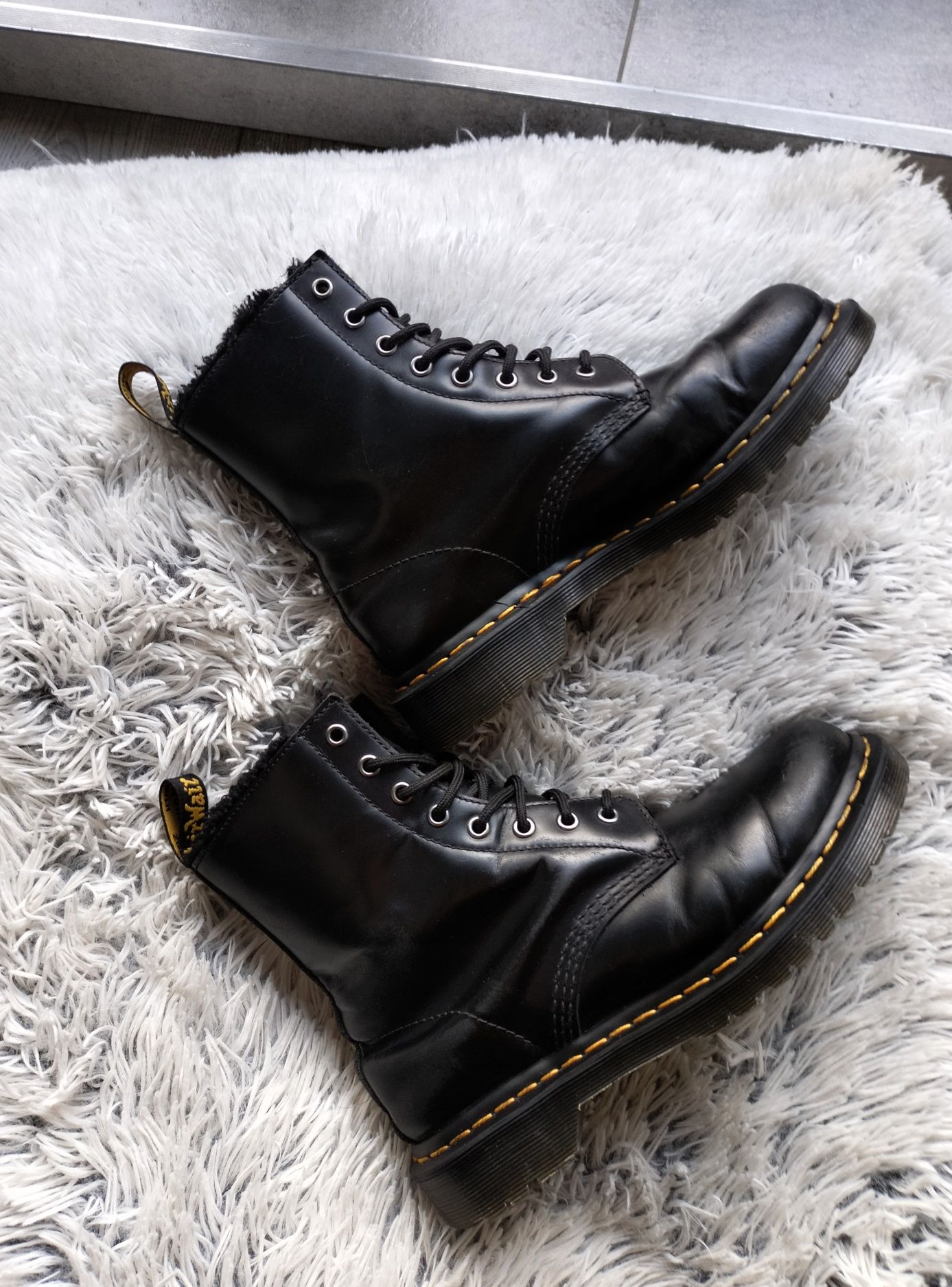 Czarne martensy zimowe buty dr. Martens 1460 Serena 39 z futerkiem