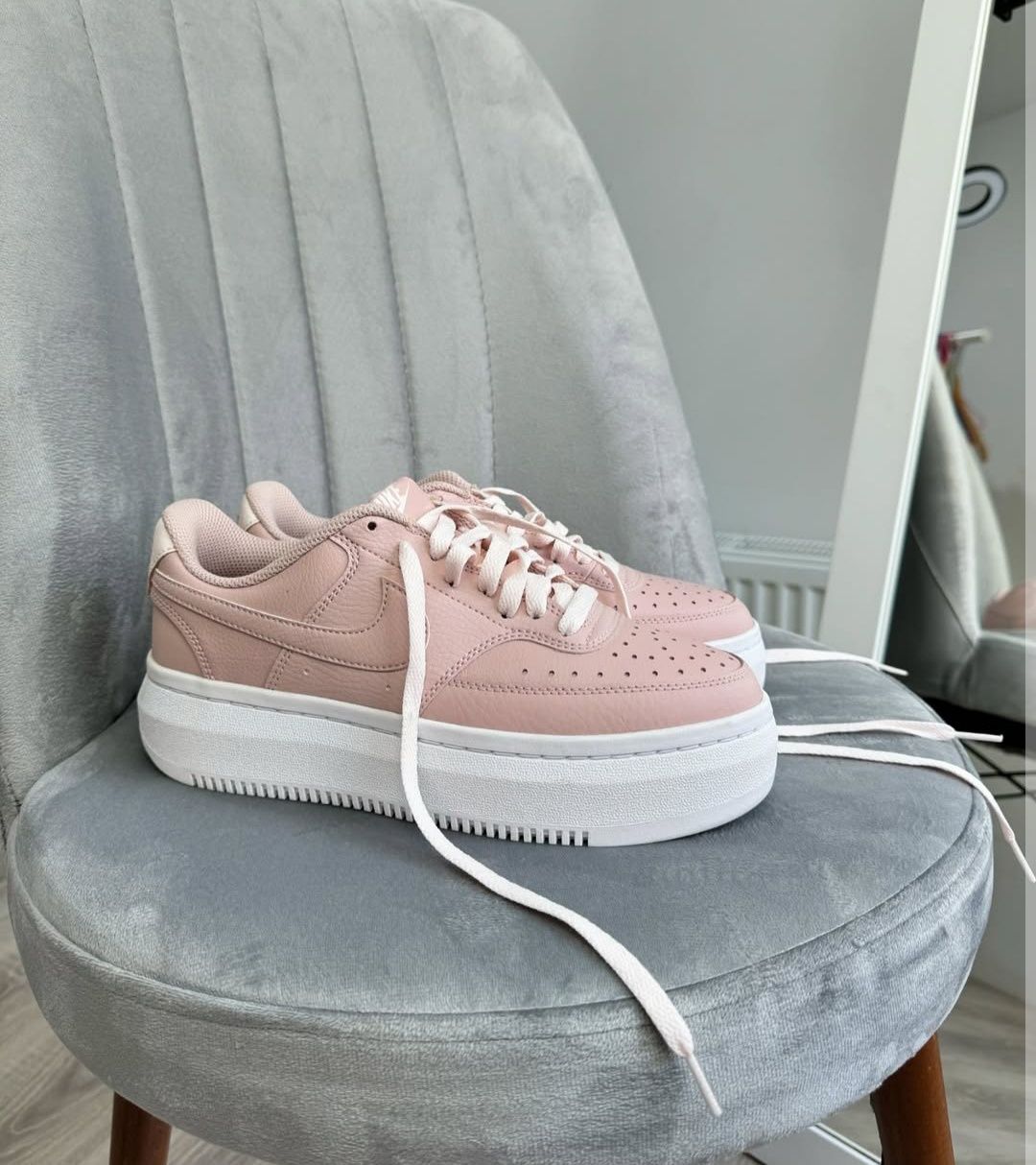 Жіночі кеди Nike
