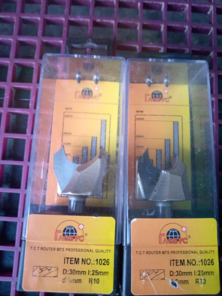 Продам фрезы новые