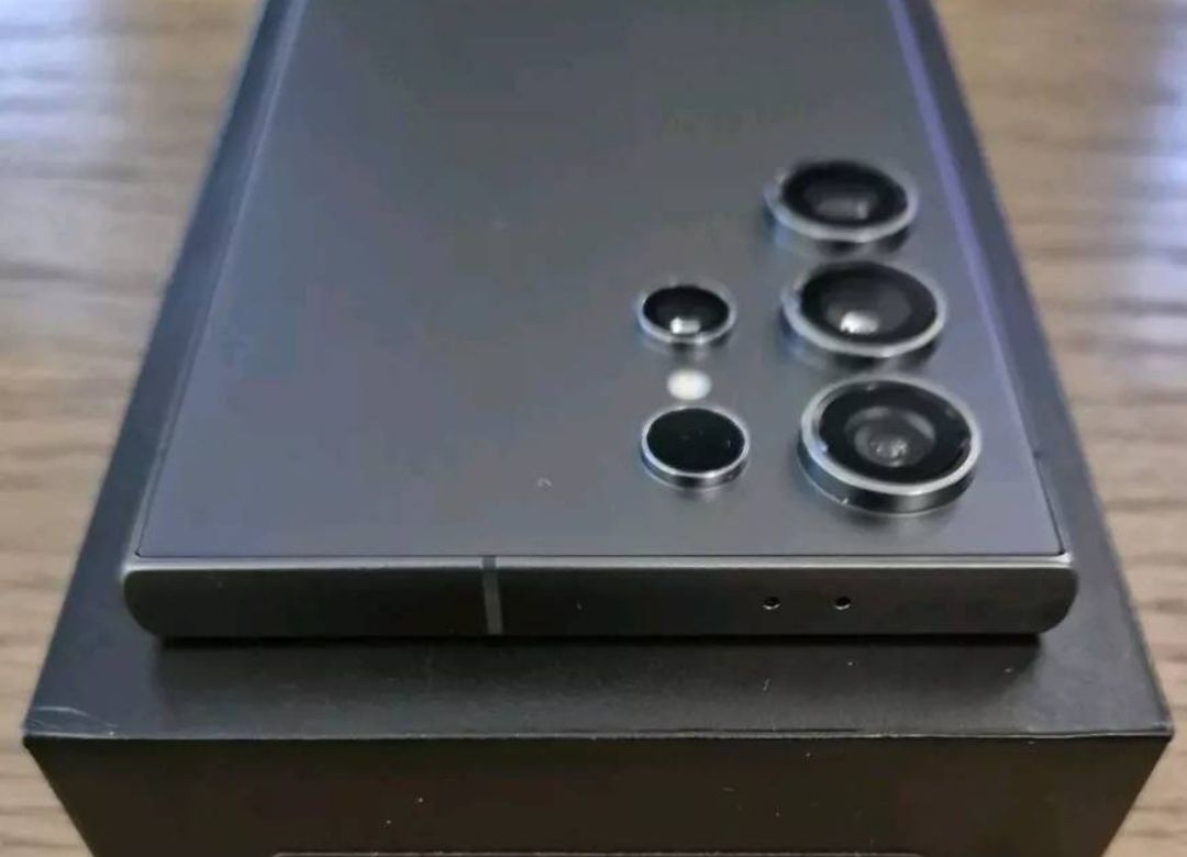 Samsung S24 ultra jak nowy bdb stanie gratisy