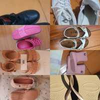 Botas, sandálias, chinelos, crocs, patufas