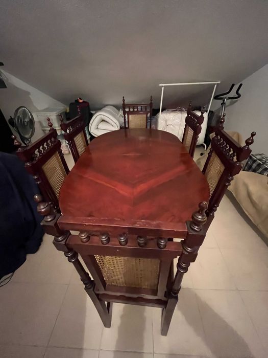 Mesa de Jantar Oval Antiga com 6 Cadeiras de Palhinha