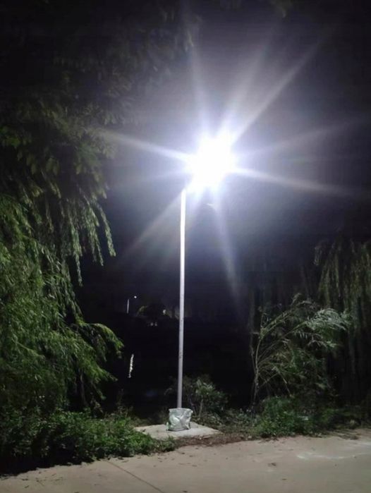 Mocna Leed lampa solarna  uliczna z czujnikiem ruchu