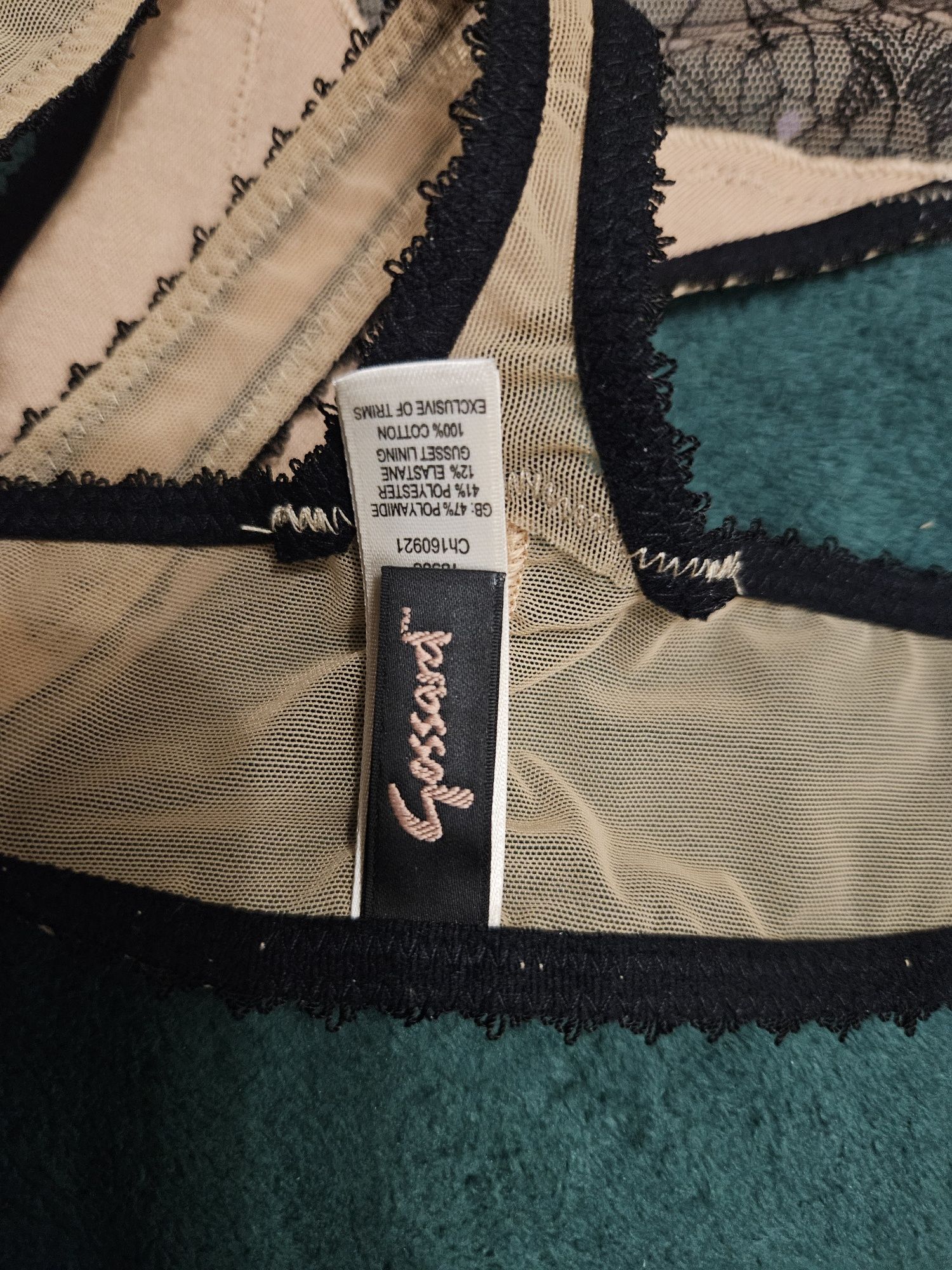 Stringi Gossard r.42/44