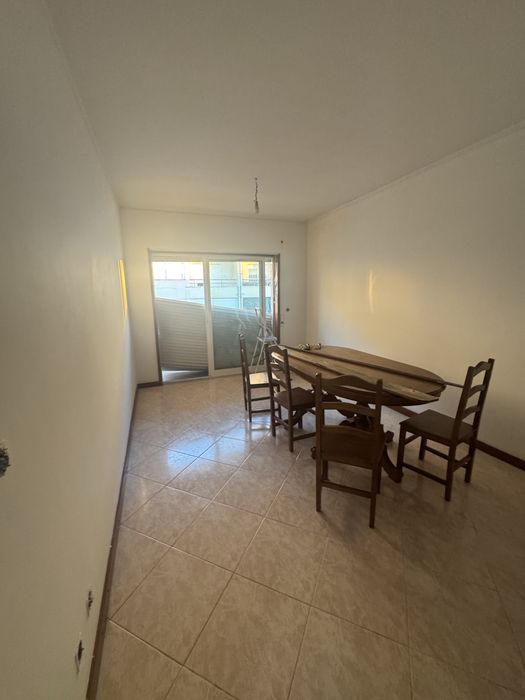 Arrenda-se apartamento t1