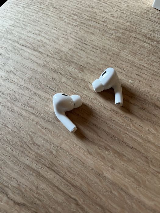 AirPods Pro 2 gen – kupione 10.2025 – stan bardzo dobry