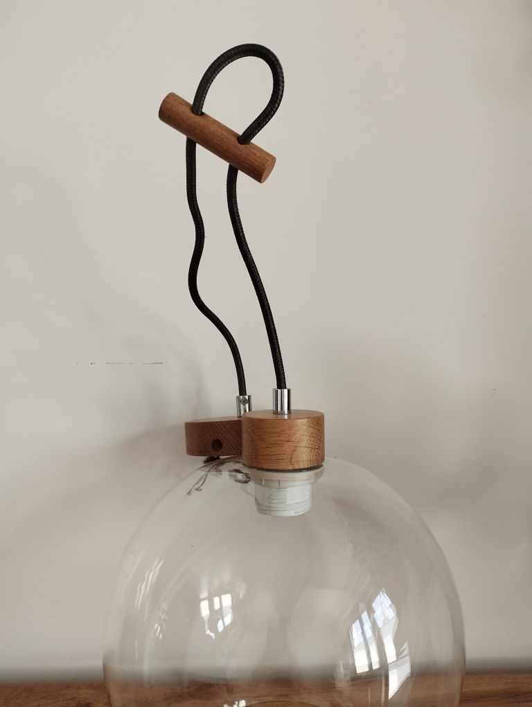 Lampa wisząca Svea ze szklanym kloszem