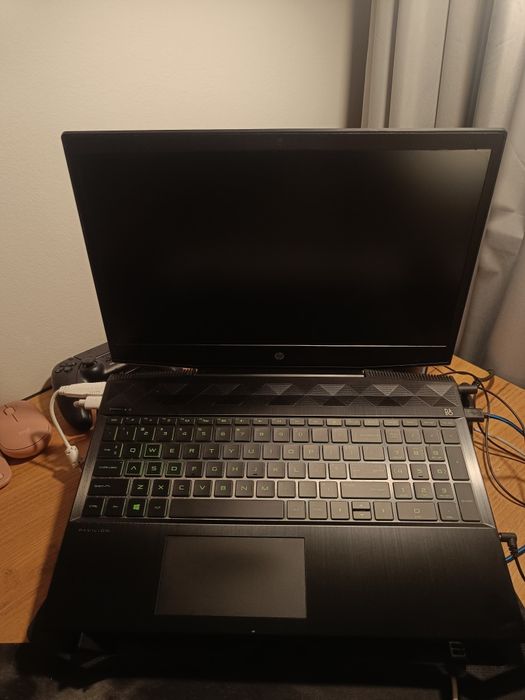 Laptop HP Pavilion – i7 / GTX 1060 / 32GB RAM / 2TB / Windows 11