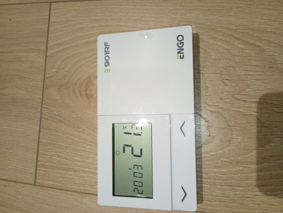 Regulator pokojowy bezprzewodowy engo 901rf