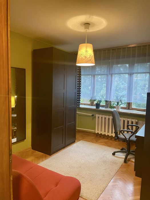 Pokój w domu z ogrodem