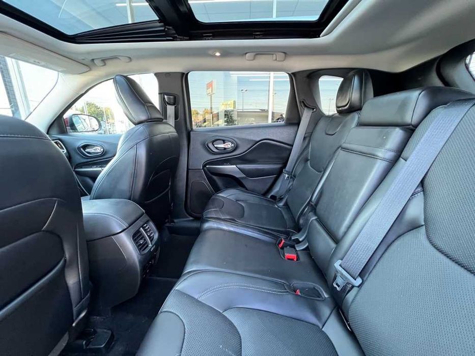 2019 Jeep Cherokee Overland