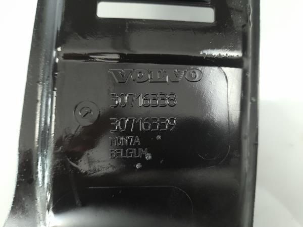 Plástico genérico VOLVO V50 (MW)