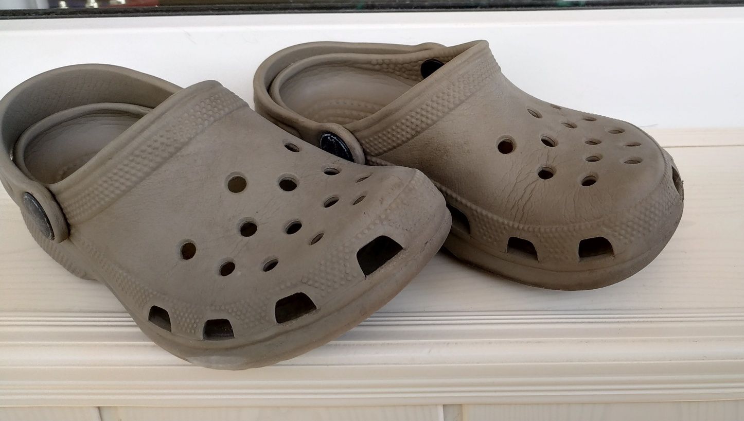 Crocs (кроксы/детские тапочки)
