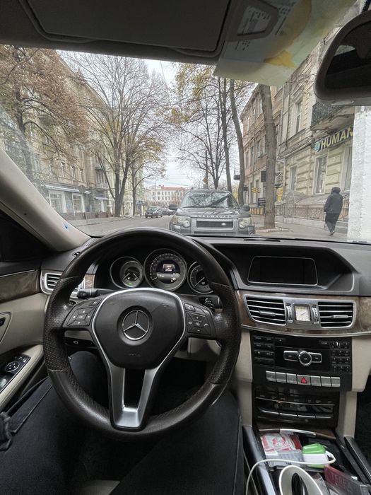 Mercedes benz Е220d 2013
