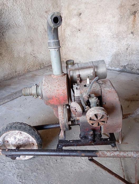 Motor de rega a petróleo
