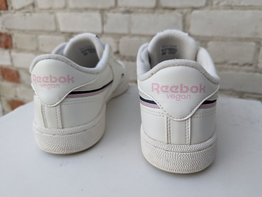 Жіночі кросівки Reebok Vegan Club C 85 (39 розмір)