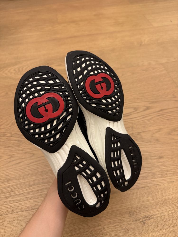 Чоловічі спортивні кросовки gucci 42,5-43 розмір в ідеальному стані