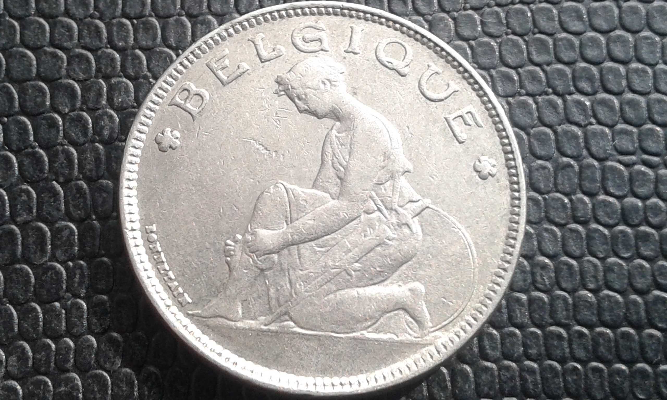 Монети Британських колоній1+Італія