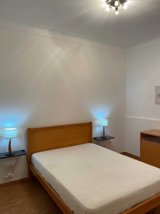 Cama Pinho Maciço Usada