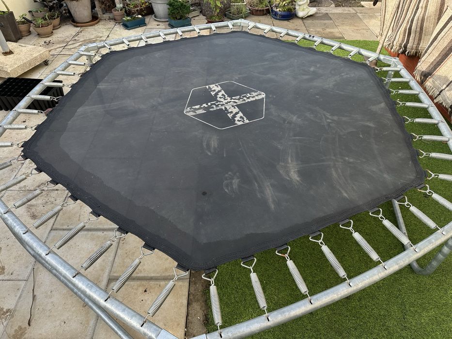 Trampolin de jardim