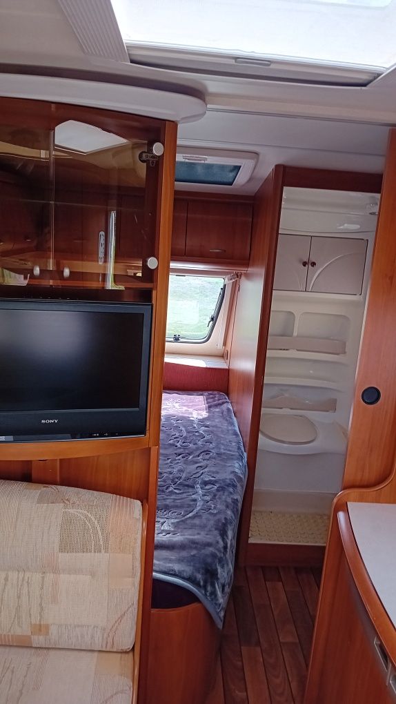 Sprzedam Przyczepkę Hobby Exellent410SFE 2007 r +markiza