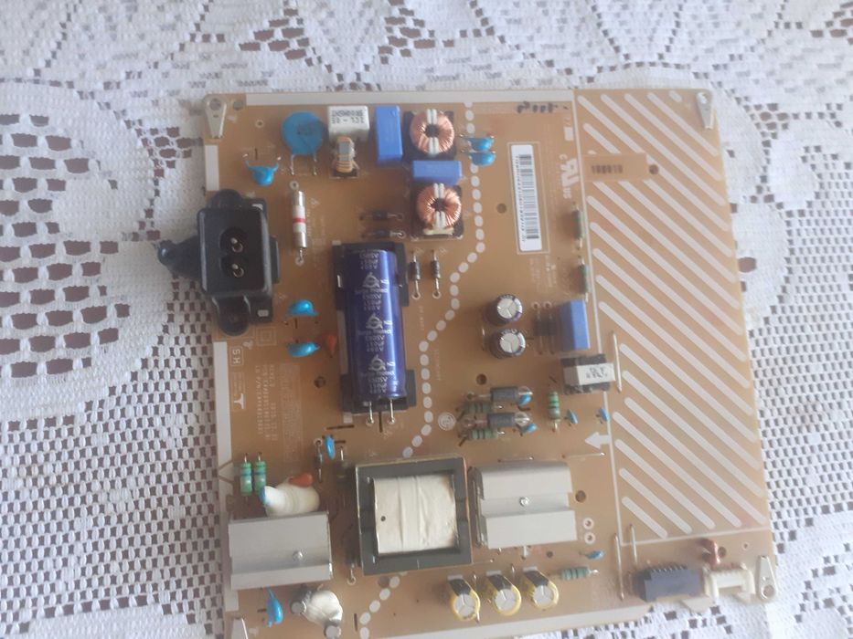 Komletna elektronika z LG49LH570V