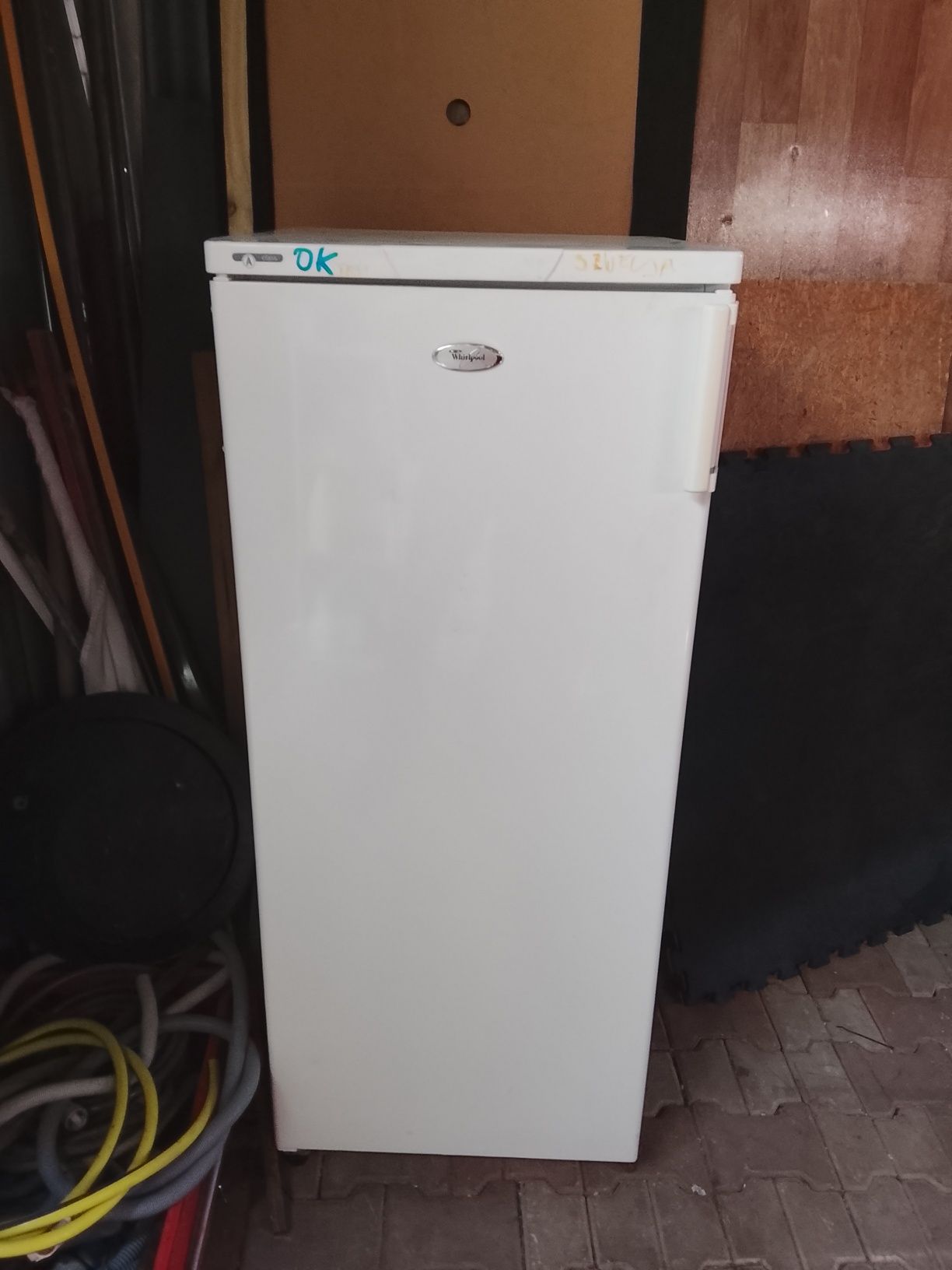 Sprzedam lodówkę Whirlpool