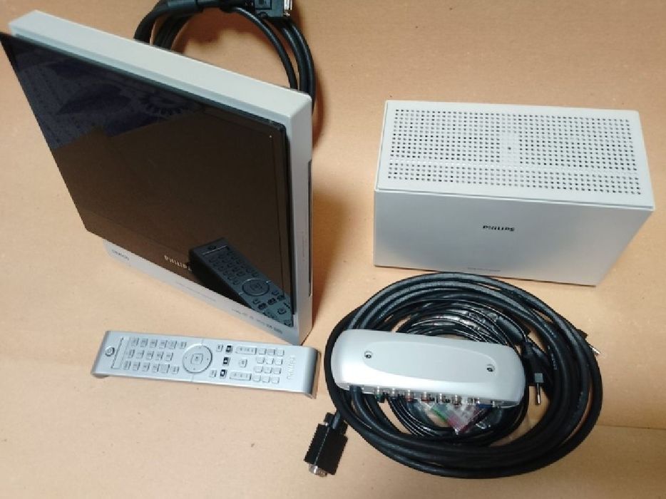 "Домашній кінотеатр 0.1-SB" "Philips HTS980W"