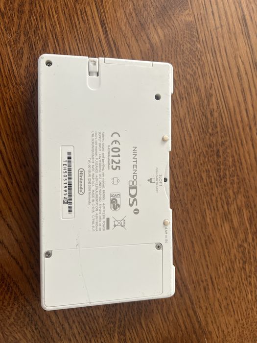 Nintendo DSi biale