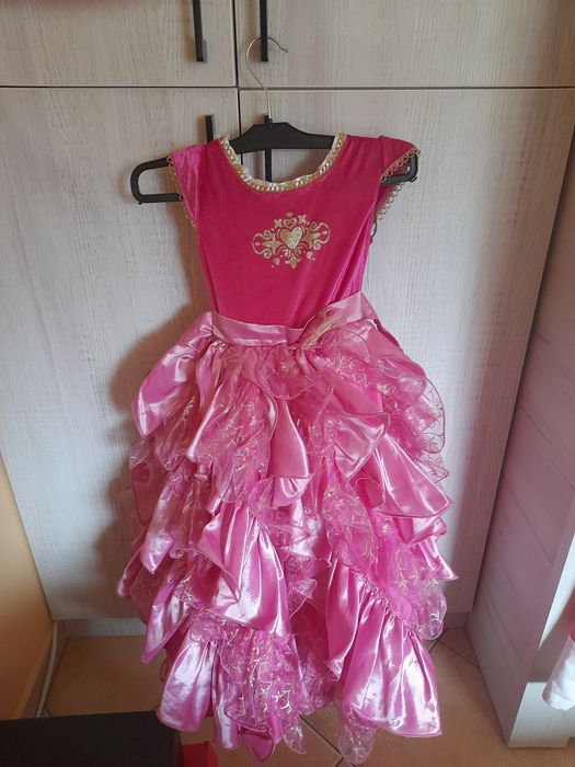 Sukienka księżniczki rozmiar 104 przepiękna