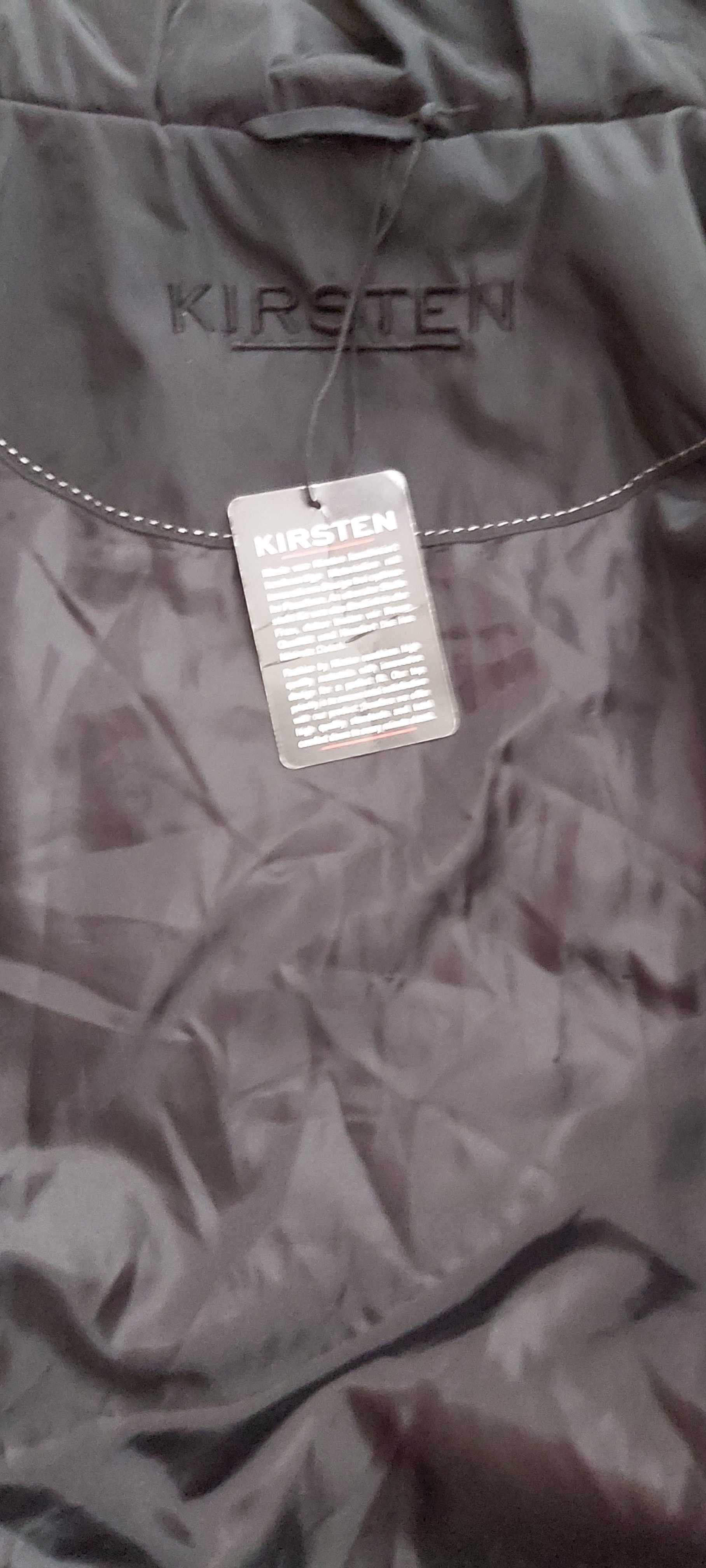 ładna czarna zimowy płaszczyk