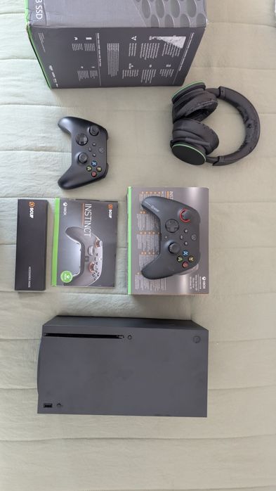 Xbox Series X + Headset + 1 comando original+ 1 comando Scuf(3 anos de