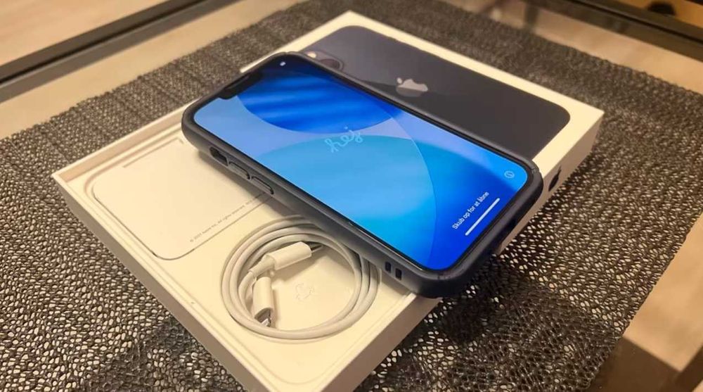 iPhone 13 dobry stan ios 26